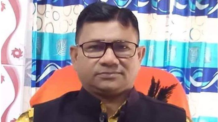 মেয়রের বাড়ি থেকে অস্ত্র-মাদকসহ কোটি টাকা উদ্ধার, স্ত্রীসহ আটক ৩