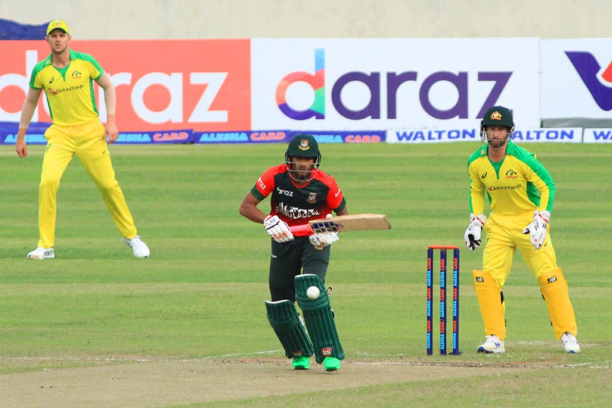 বাংলাদেশ-অস্ট্রেলিয়া ৫ ম্যাচ টি-টোয়েন্টি সিরিজের ৪র্থ ম্যাচের একটি দৃশ্য 