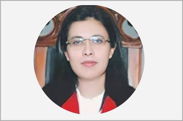 শপথ নিলেন পাকিস্তানের প্রথম নারী বিচারপতি