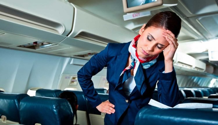 এয়ারপোর্টের মধ্যেই কেবিন ক্রু’দের ওজন মাপার নির্দেশ!