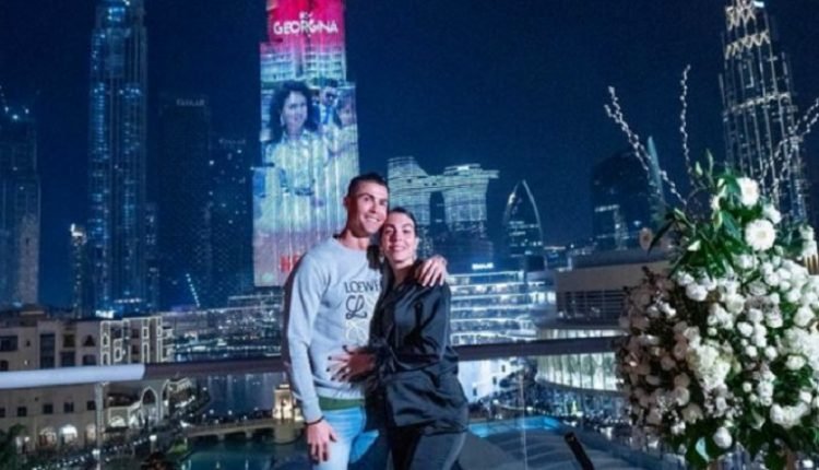 বান্ধবীর জন্মদিনে বুর্জ খলিফা রাঙালেন ক্রিস্টিয়ানো রোনালদো