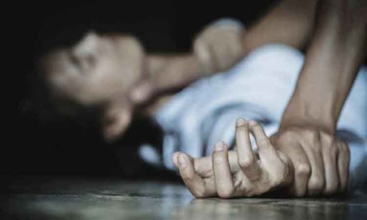 কিশোরীকে ধর্ষণ করে ওমান প্রবাসী দিলেন ২ লাখ