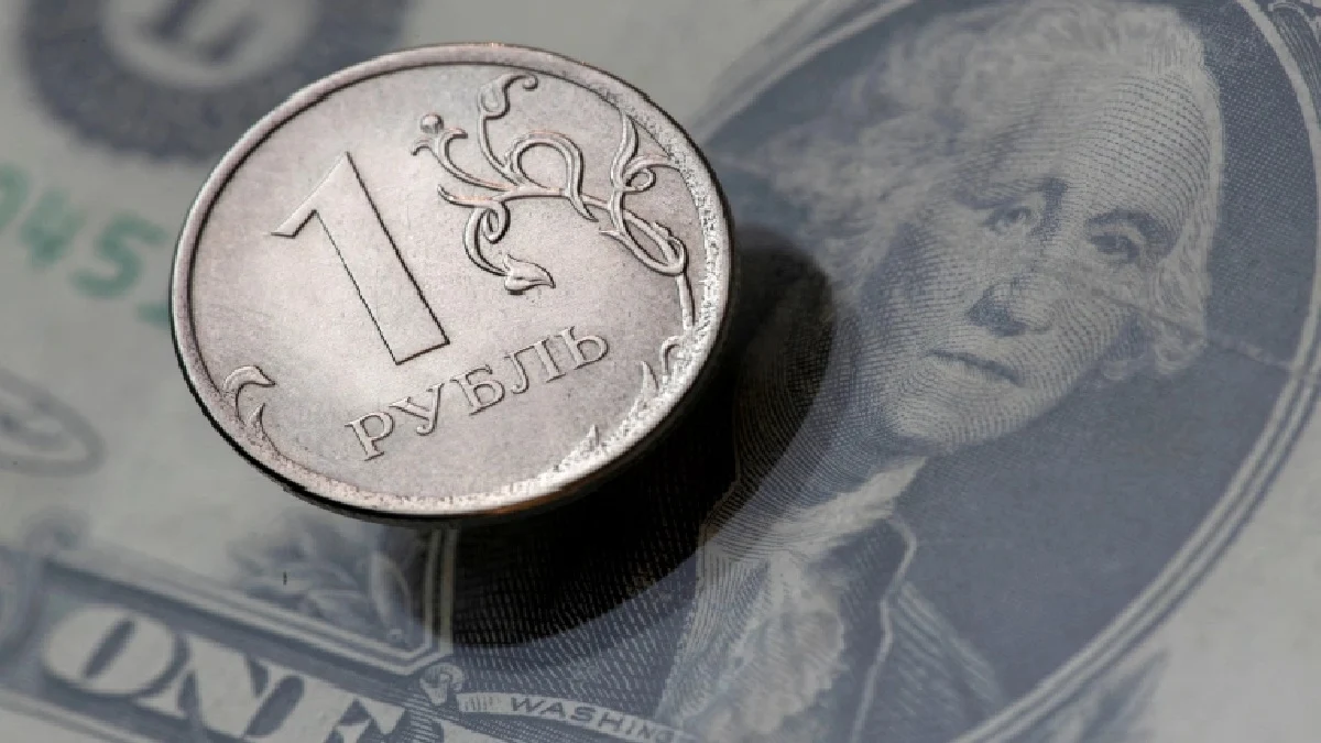 ১০ হাজার ডলারের বেশি নিয়ে রাশিয়া ত্যাগে নিষেধাজ্ঞা